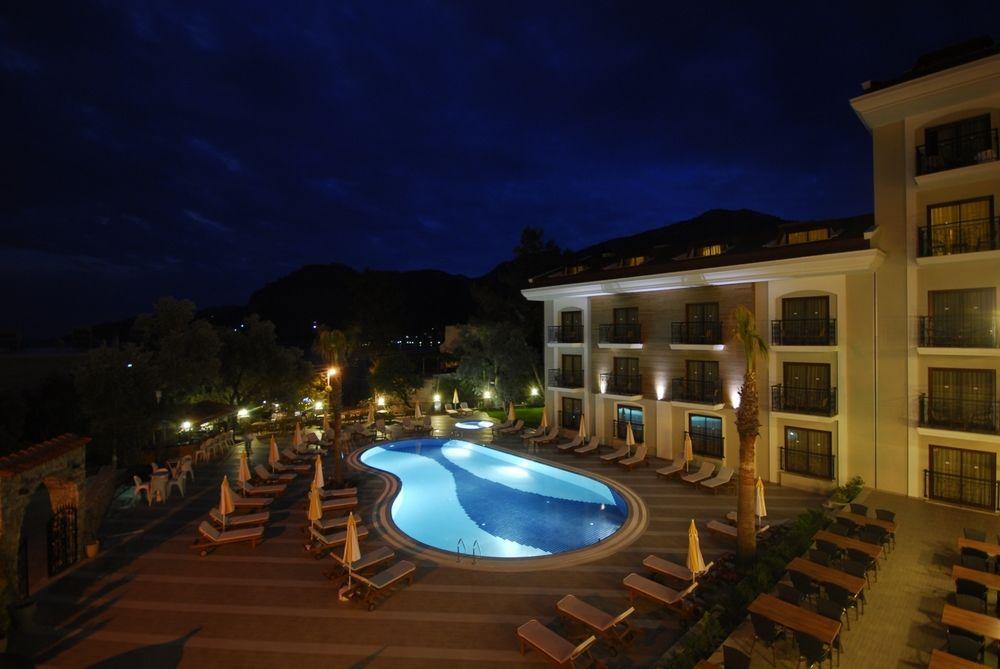 Meril Club Hotel Marmaris (Adults Only) トゥルンチュ エクステリア 写真