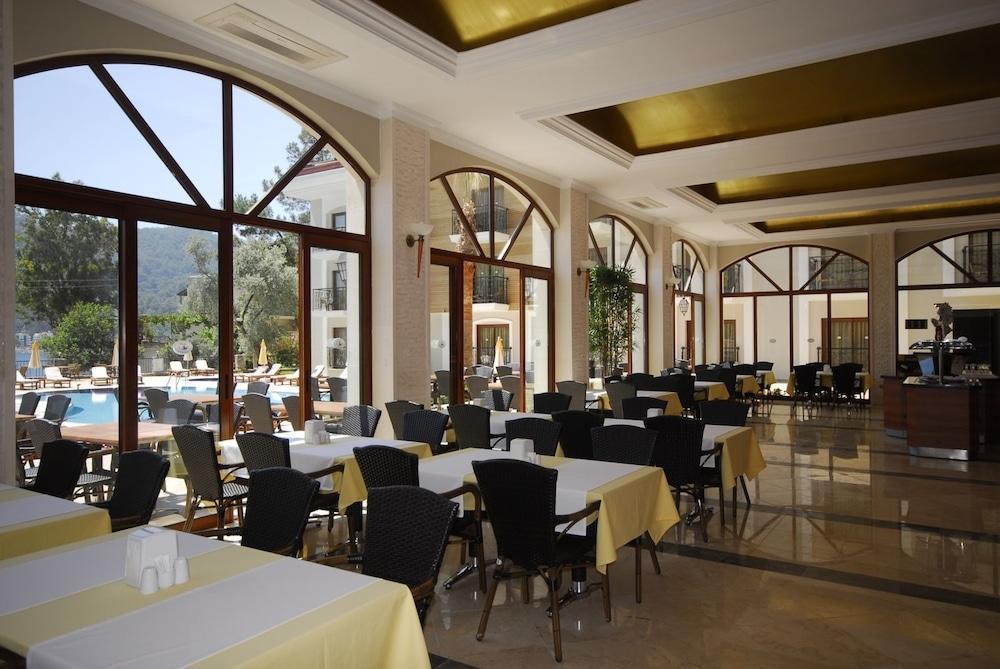 Meril Club Hotel Marmaris (Adults Only) トゥルンチュ エクステリア 写真